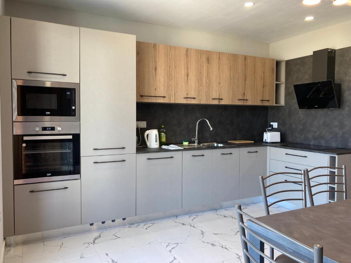 Apartment 2 Bedroom